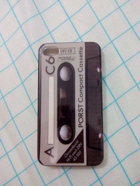 Capa p/ iPhone 4 Fita Cassete Retrô